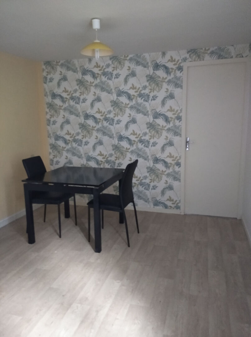 A louer appartement MEUBLE type F2 Carentan - 1er étage (50500)