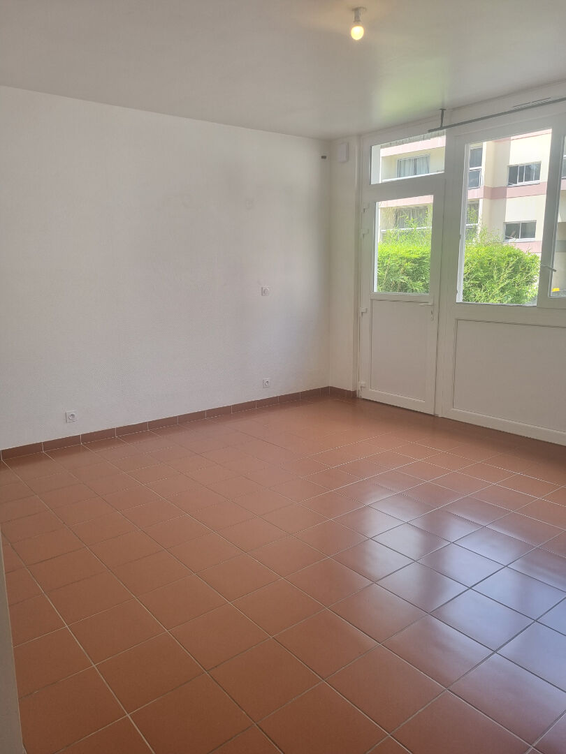 A LOUER Appartement 50000 Saint-Lô 1 chambre 62.30 m²