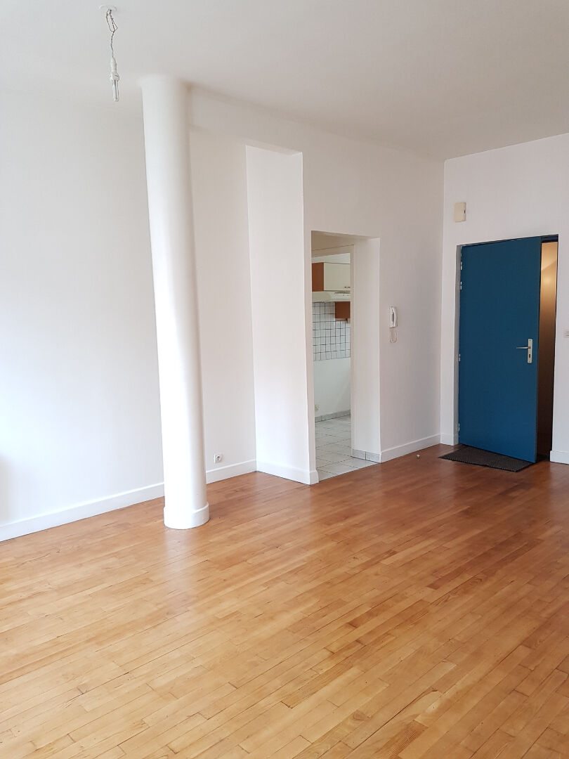 Photo A LOUER Appartement 50000 Saint-Lô CENTRE VILLE 1 chambre 50.37 m2 image 3/6