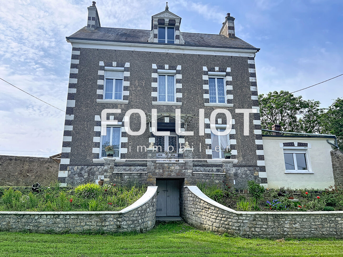 Agence immobilière de 
 CABINET FOLLIOT - Cabinet FOLLIOT - BAYEUX 
