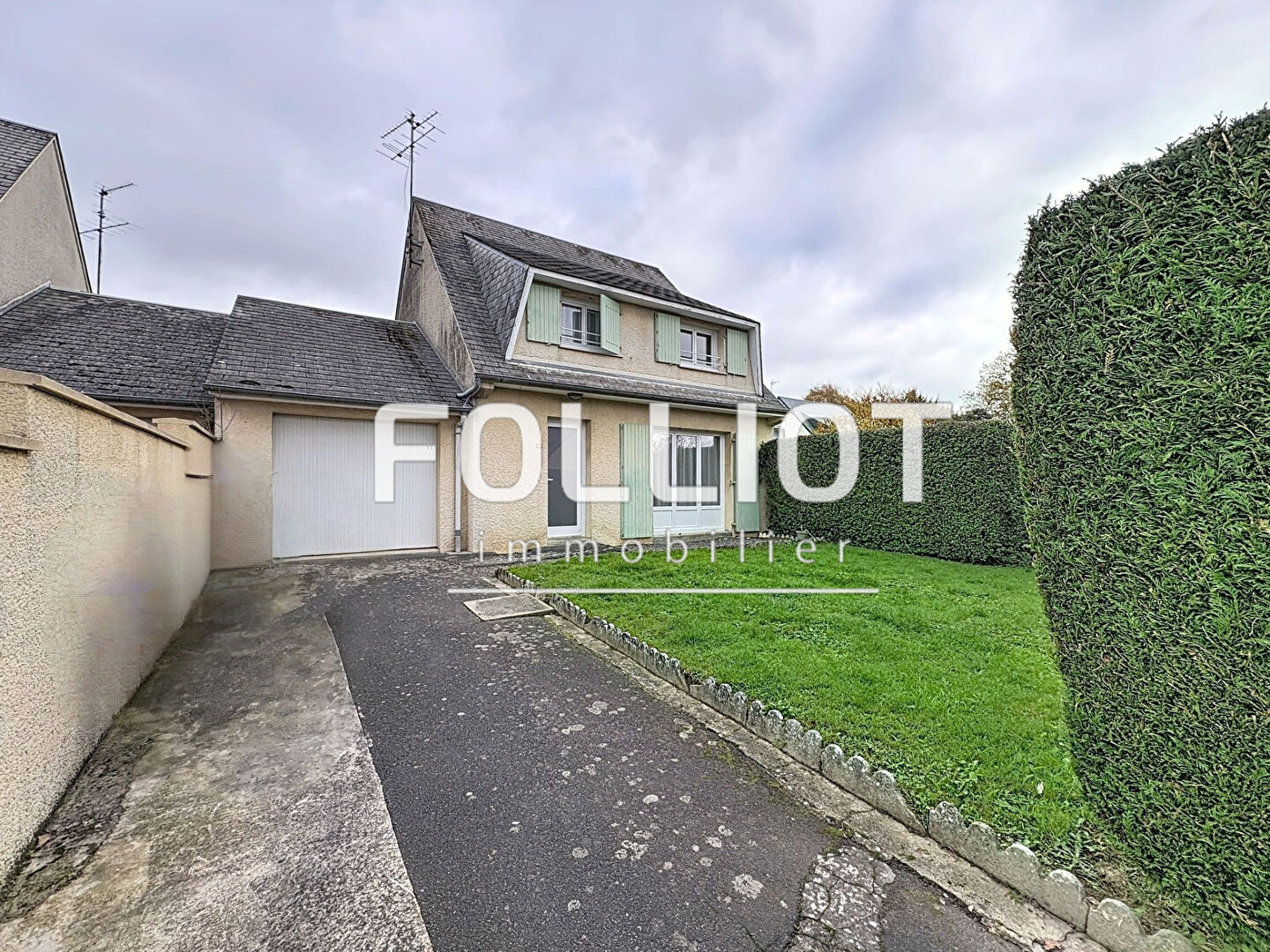 Agence immobilière de 
 CABINET FOLLIOT - Cabinet FOLLIOT - BAYEUX 
