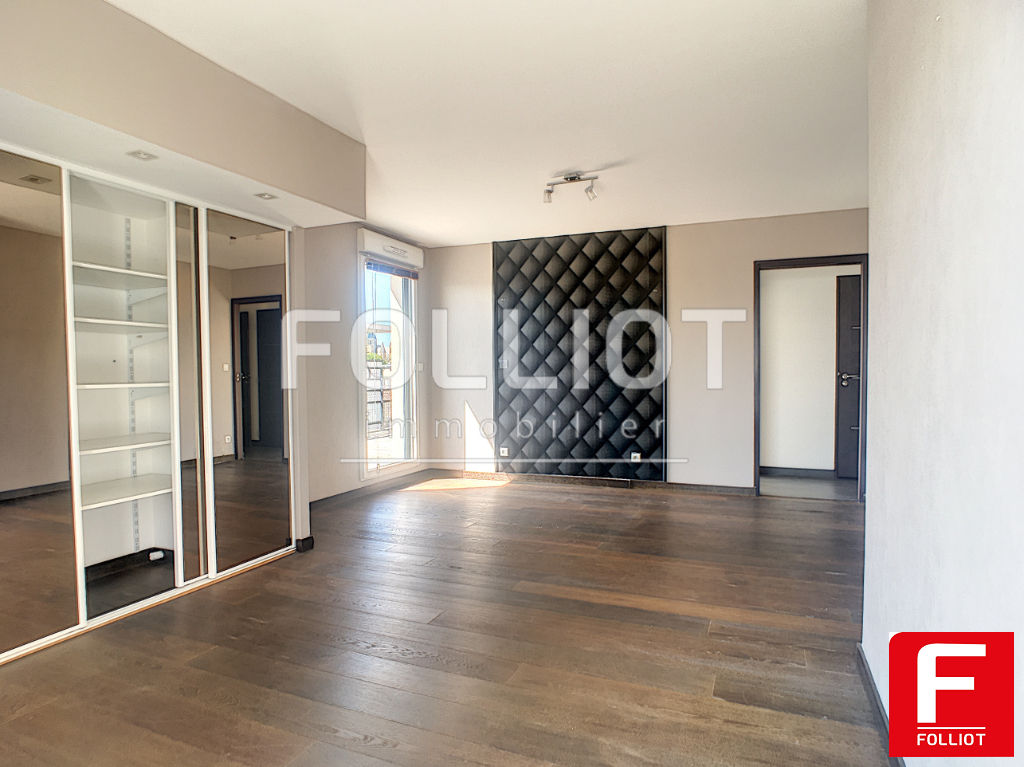 A VENDRE MAGNIFIQUE APPARTEMENT TERRASSE HYPER CENTRE DE CAEN Caen 14000