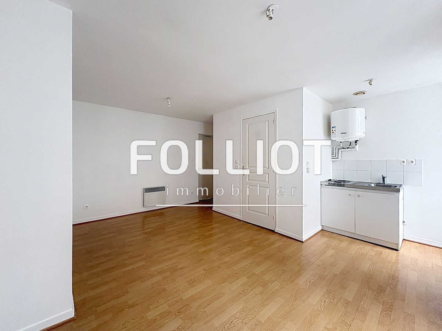 Agence immobilière de 
 CABINET FOLLIOT - Cabinet FOLLIOT - BAYEUX 
