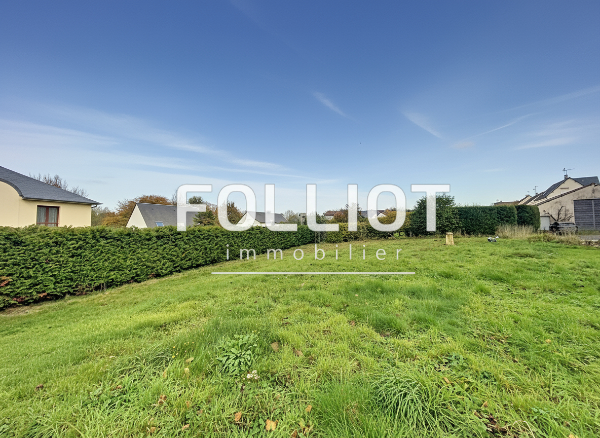 Terrain constructible 800 m² - 50400 SAINT PLANCHERS