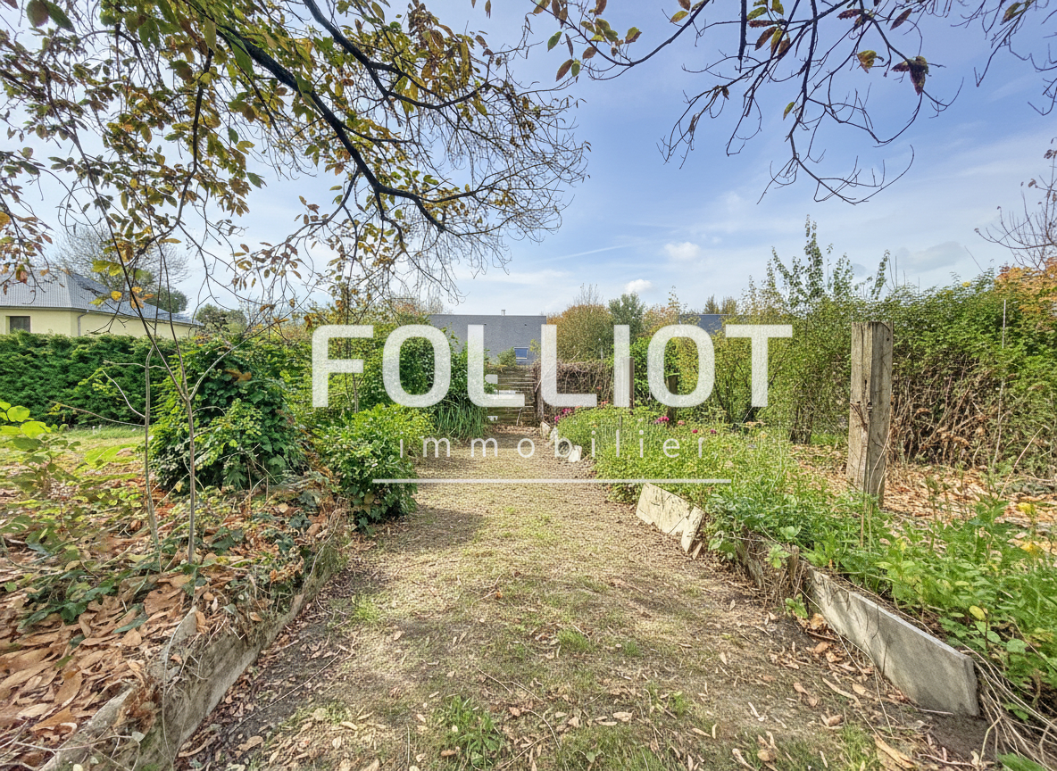 Photo Terrain constructible 800 m² - 50400 SAINT PLANCHERS image 4/4