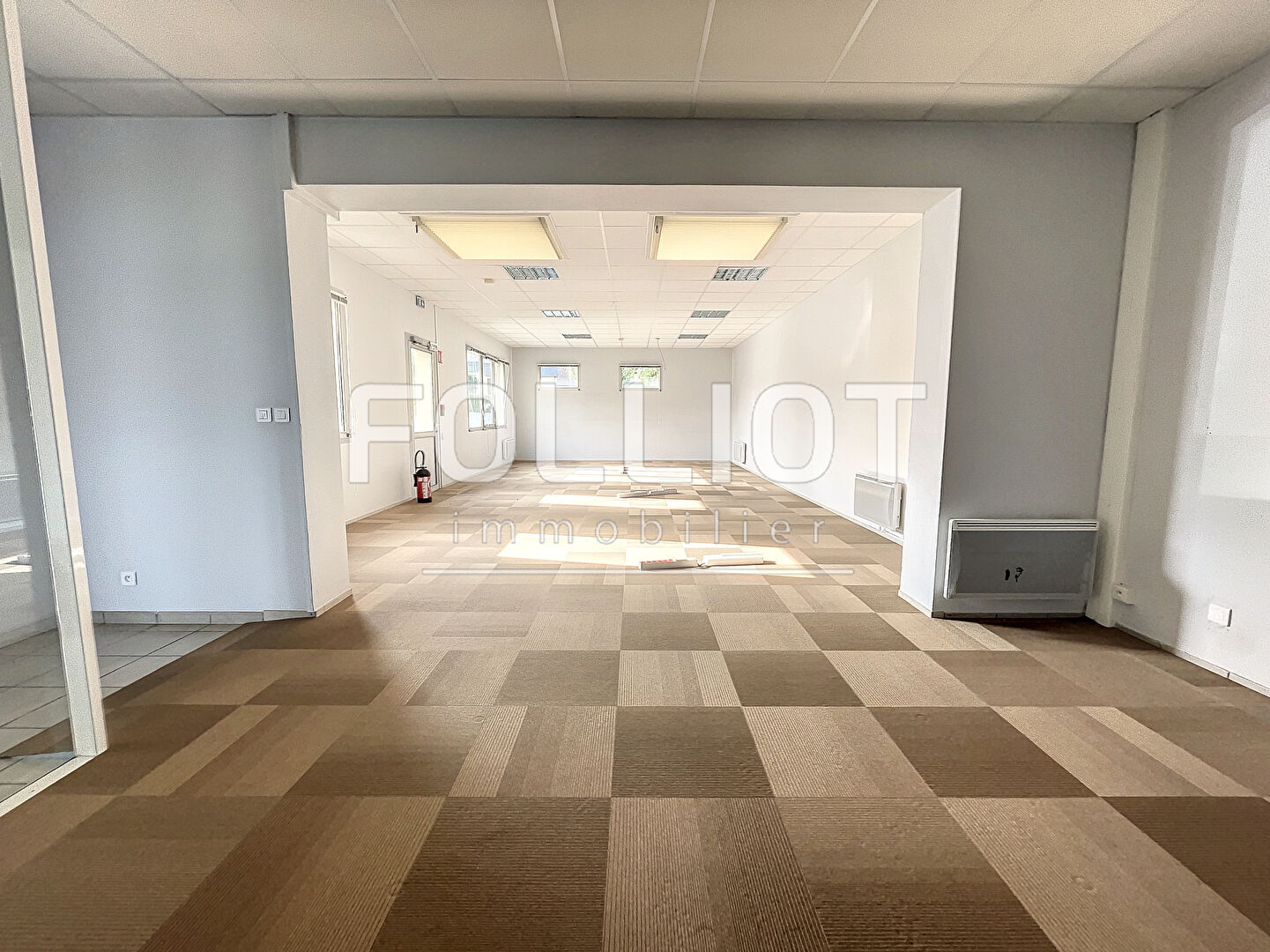 Photo Bureaux 500 m² Saint-lo image 2/6