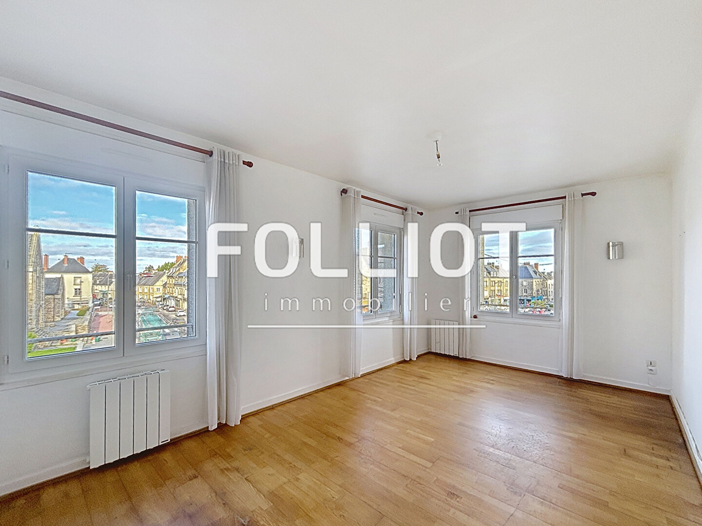 Photo A LOUER APPARTEMENT 2 pièces, centre-ville Périers, 50190 image 1/6