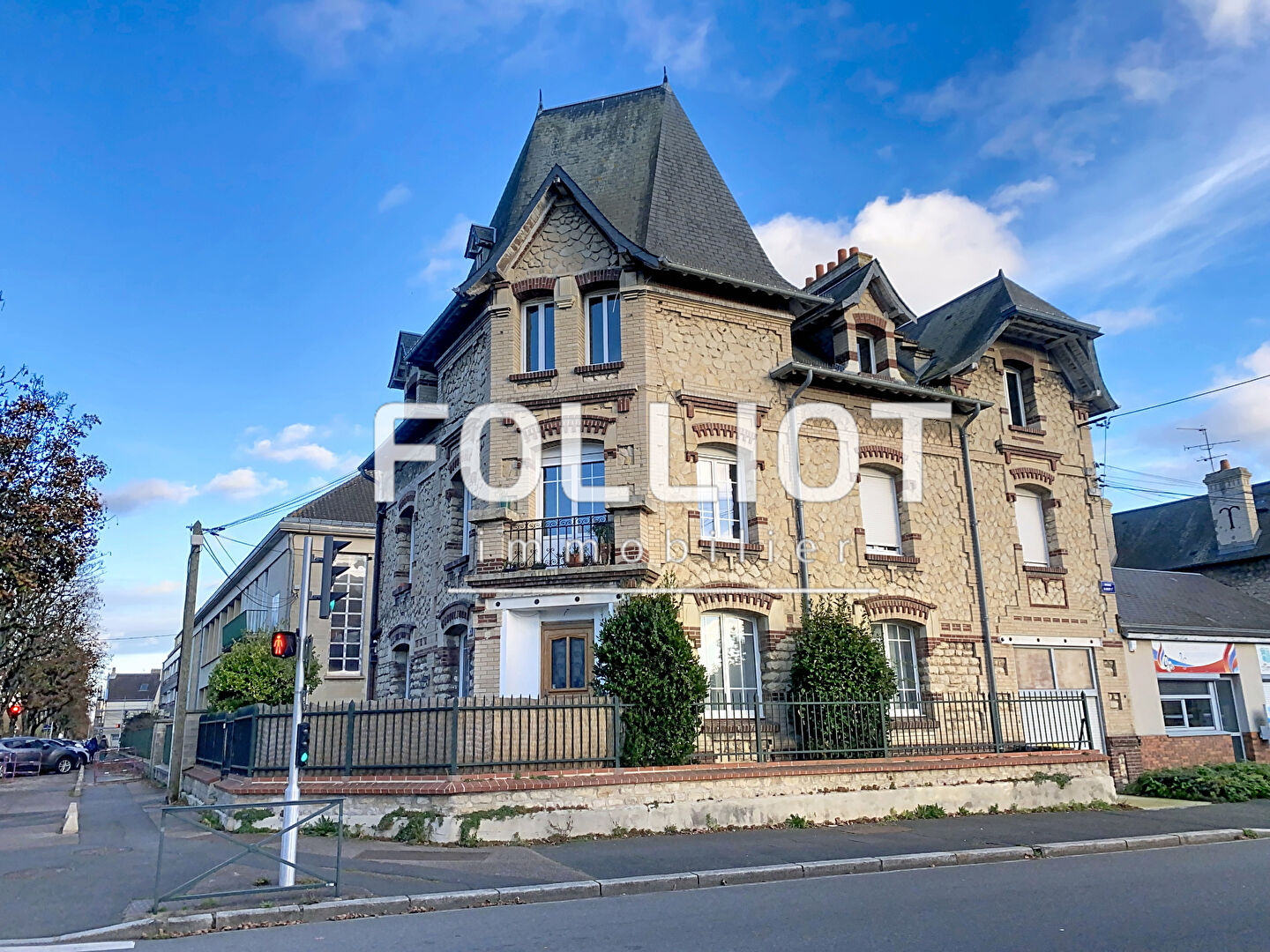 F2 CAEN - PROCHE POLYCLINIQUE DU PARC