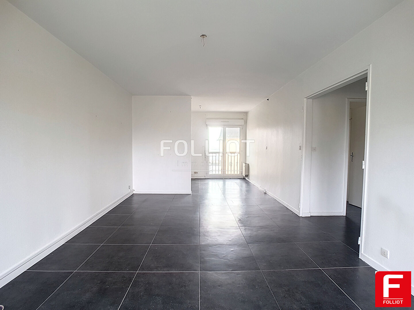 Agence immobilière de 
 CABINET FOLLIOT - Cabinet FOLLIOT - BAYEUX 
