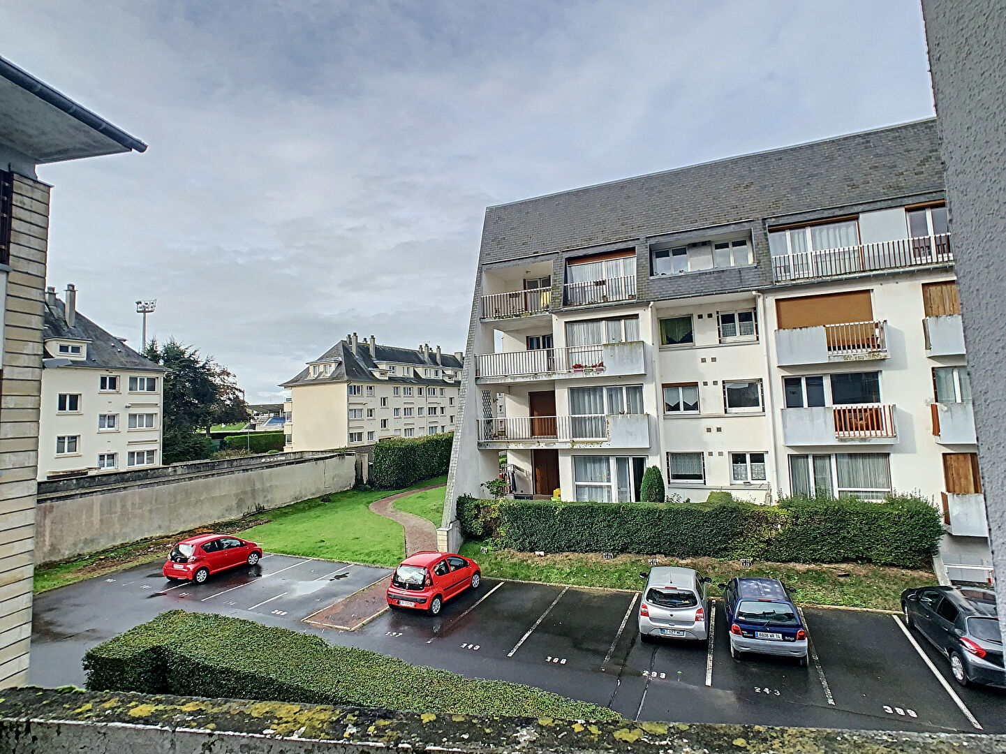 Agence immobilière de 
 CABINET FOLLIOT - Cabinet FOLLIOT - BAYEUX 

