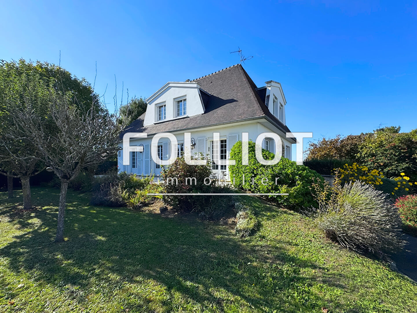 Photo À Vendre - Maison familiale de 150 m² avec jardin arboré à Fontaine-Étoupefour image 2/6