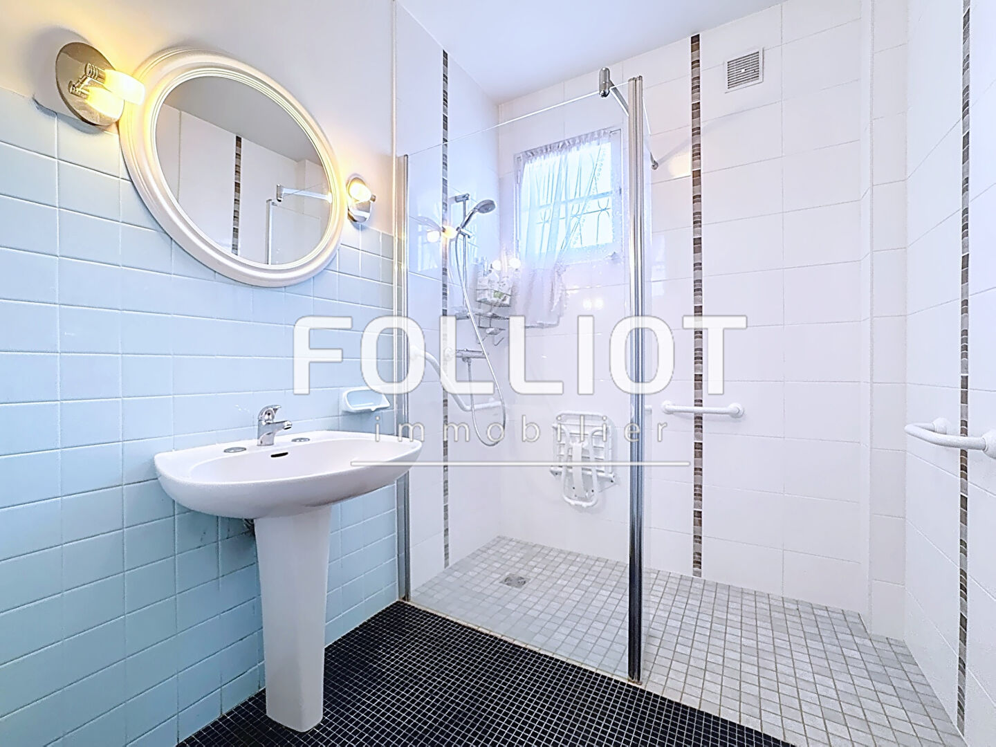 Photo À Vendre - Maison familiale de 150 m² avec jardin arboré à Fontaine-Étoupefour image 6/6