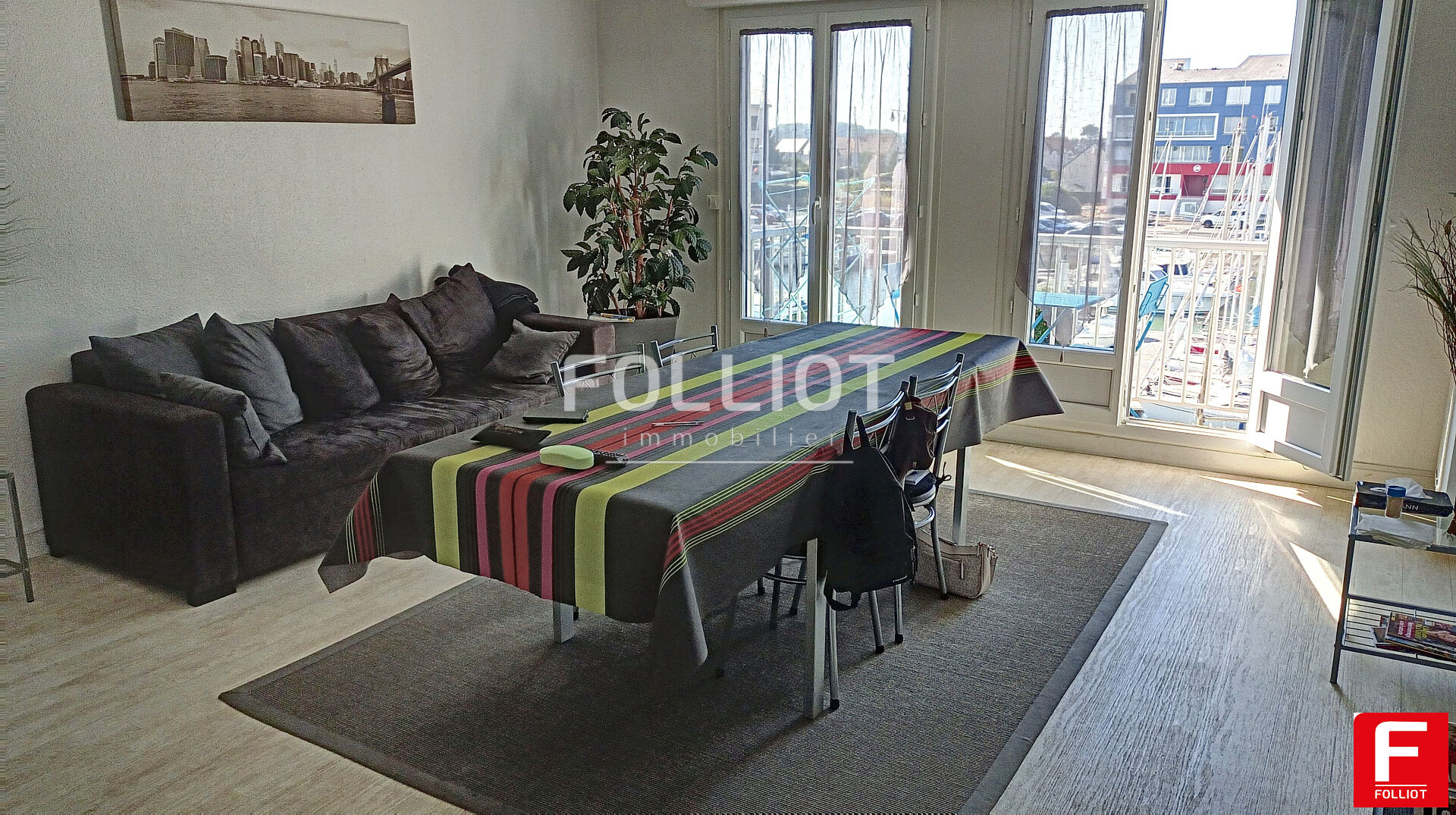 Photo Vue PORT Courseulles sur Mer image 1/6