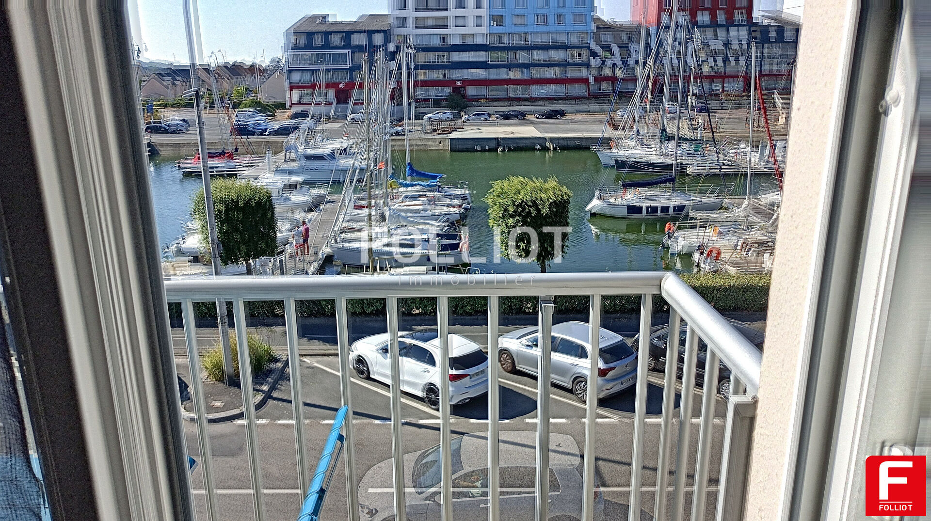 Photo Vue PORT Courseulles sur Mer image 2/6