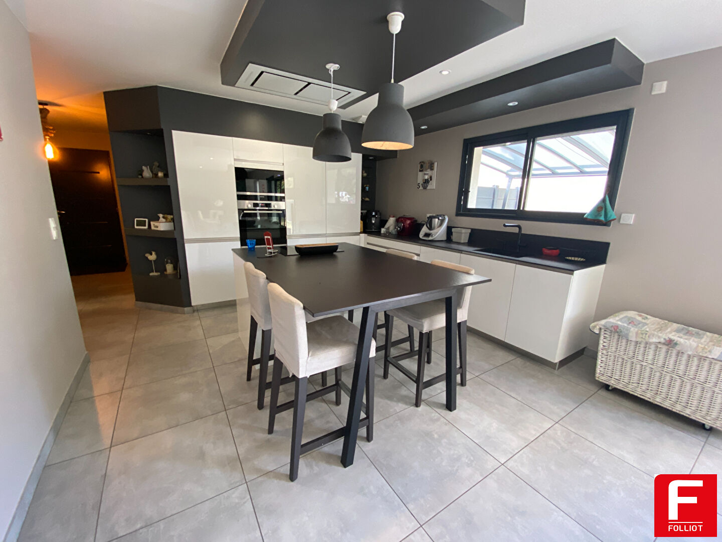Photo SAINT LO : maison 7 pièces à vendre image 1/6