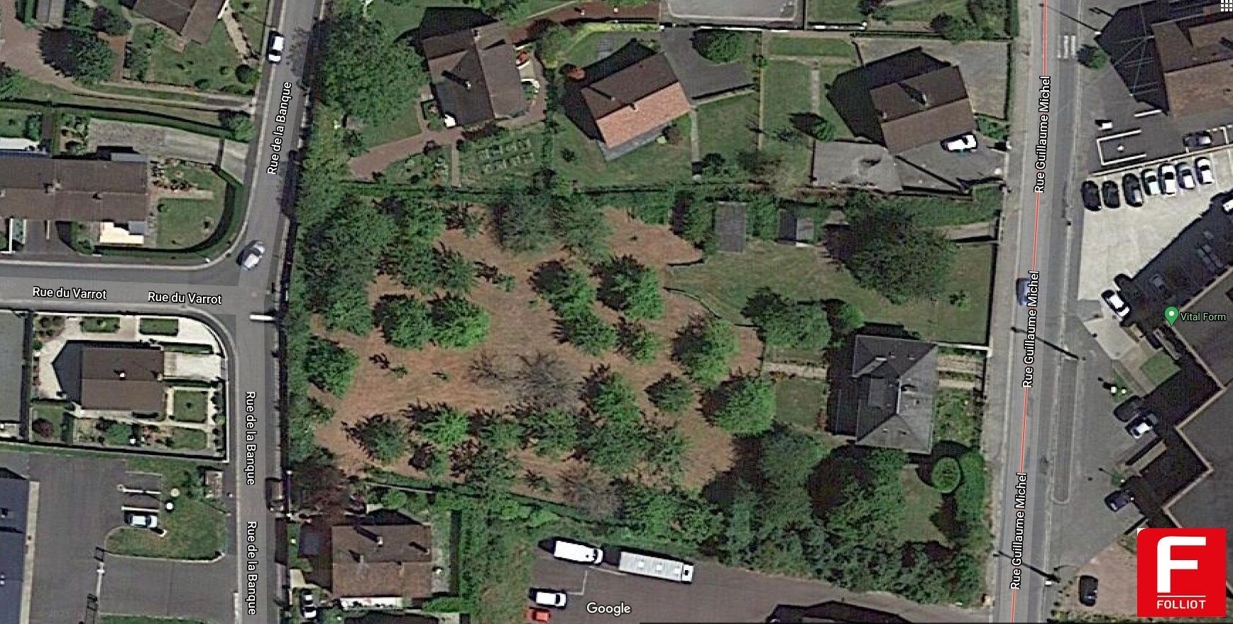 A vendre, terrain à bâtir 411 m² situé à 350 m de L'institut St-Lô-Agneaux LOT 4