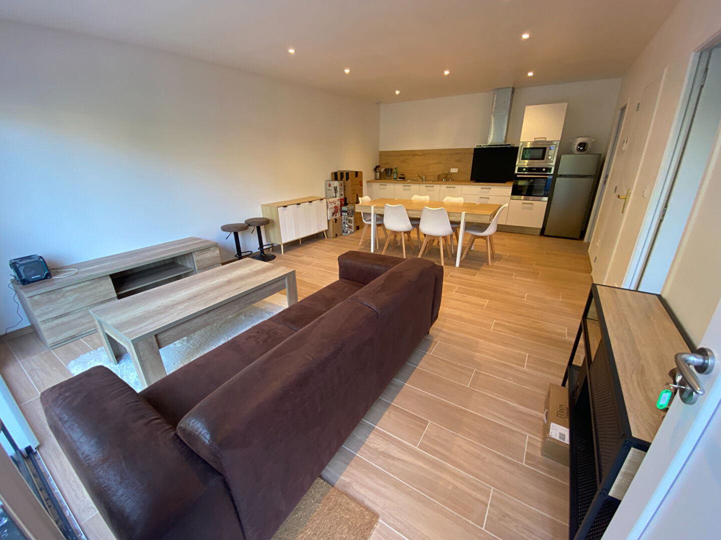 Maison neuve PMR de plain-pied, mitoyenne, avec jardinet à vendre loué 500