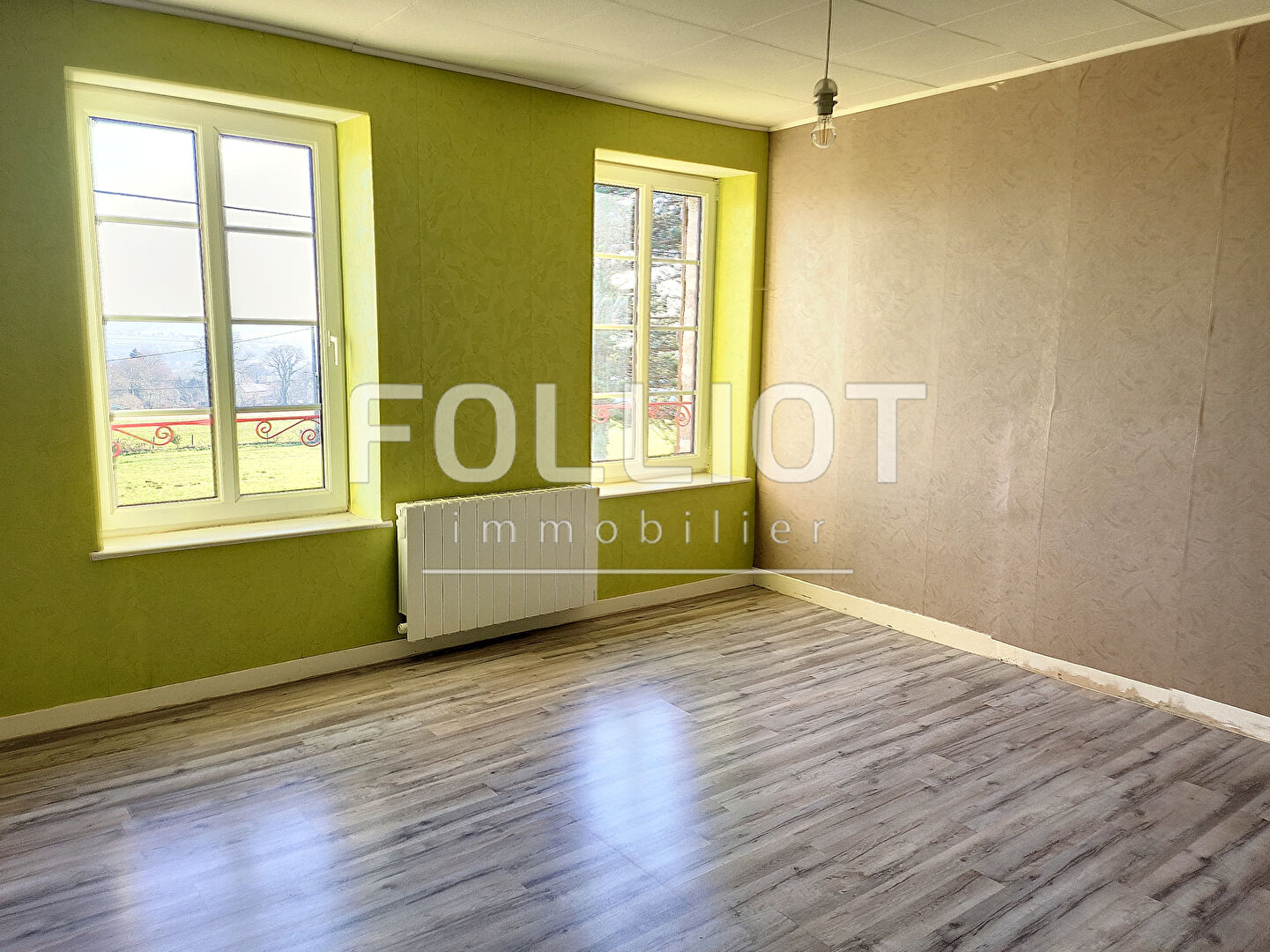 Photo A LOUER - A  13 min de VIRE NORMANDIE, maison T5 de 126 m² avec garage + jardin image 2/6