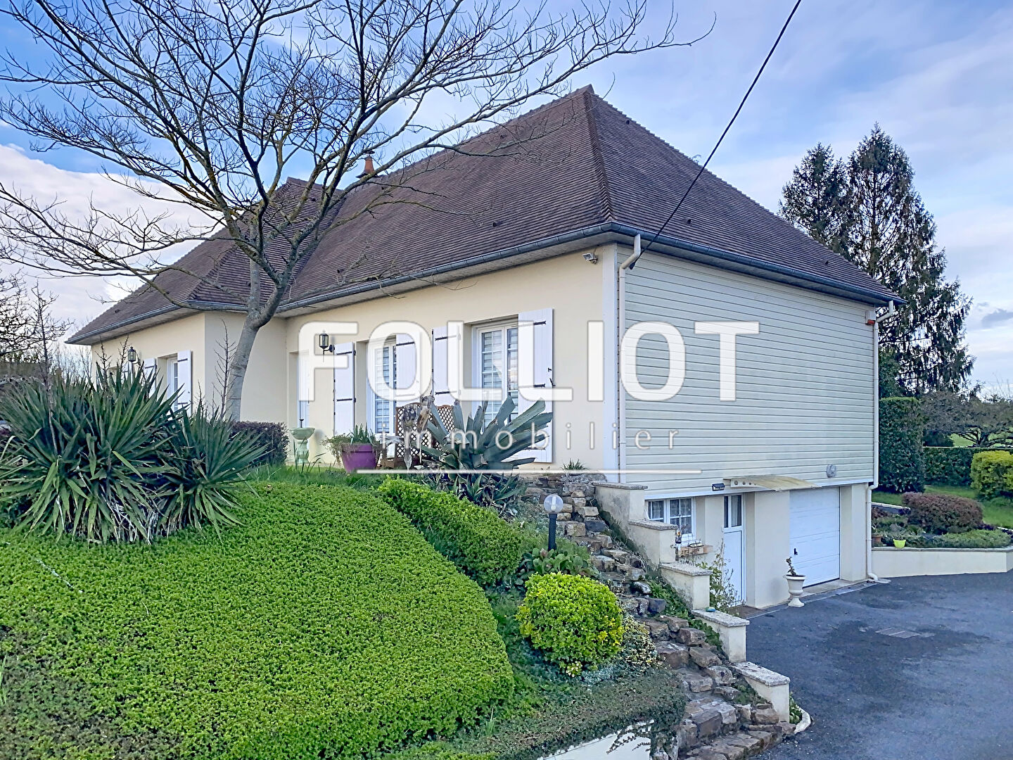 Agence immobilière de 
 CABINET FOLLIOT - Cabinet FOLLIOT - Thury-Harcourt 
