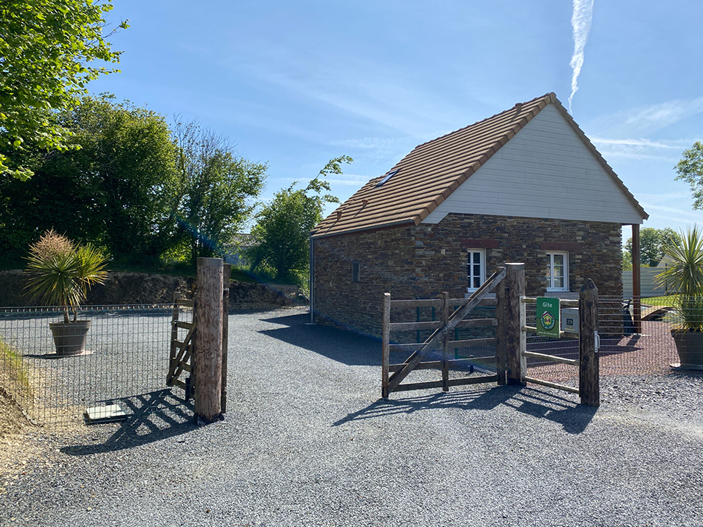 Photo A VENDRE Maison en pierre -Ancien gîte sur terrain de 2 500 m² -Saint-Georges-d'Elle (50680) image 4/6