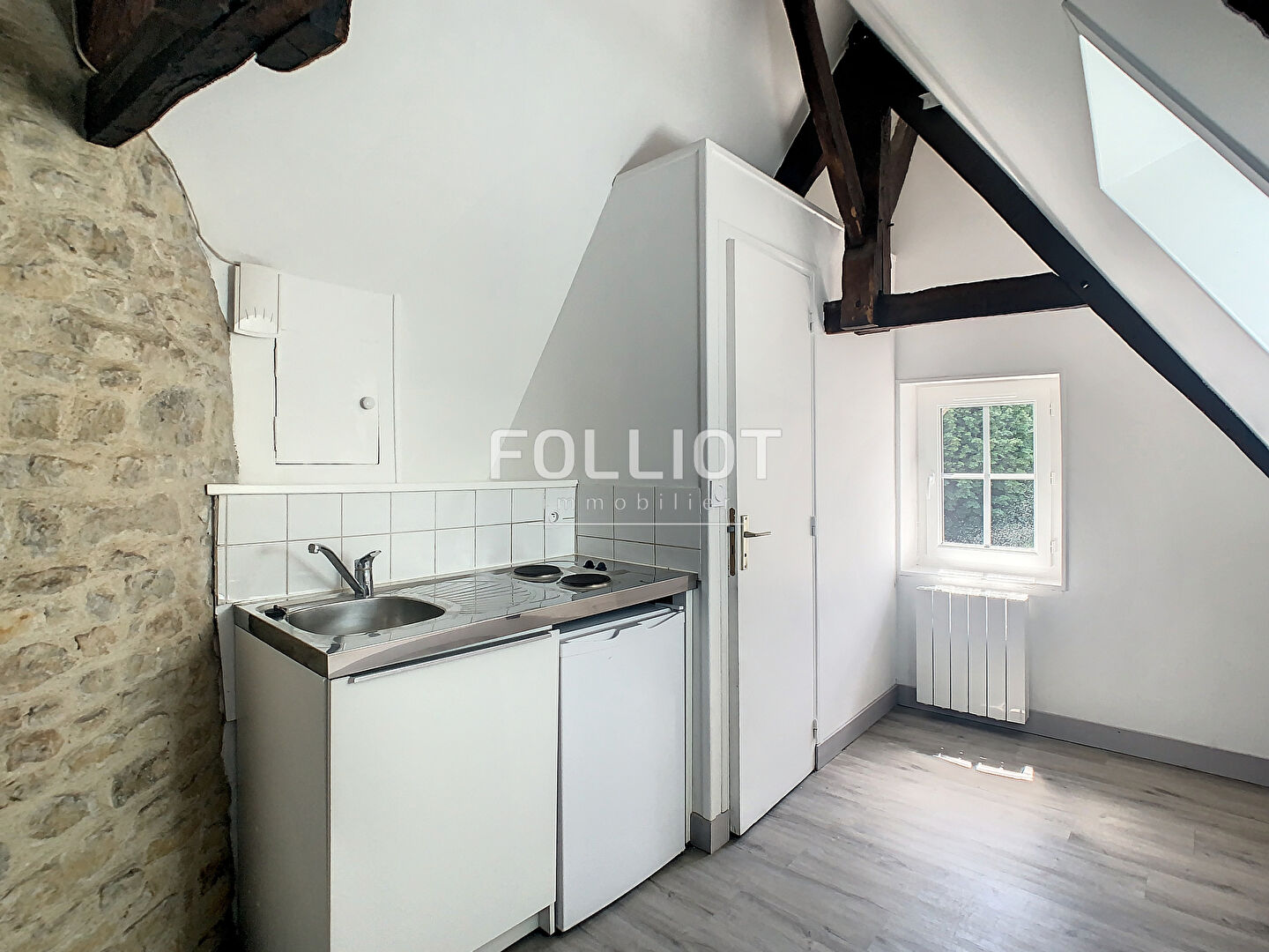 Agence immobilière de 
 CABINET FOLLIOT - Cabinet FOLLIOT - BAYEUX 
