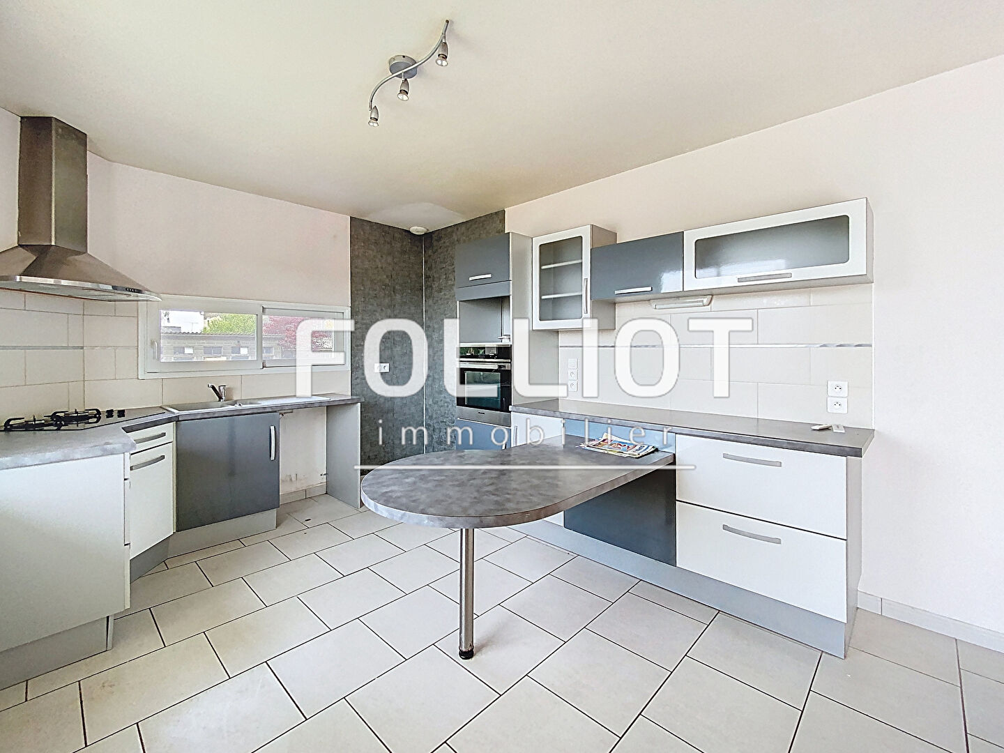 Photo A vendre : Maison à SAINT GERMAIN EN COGLES image 2/6