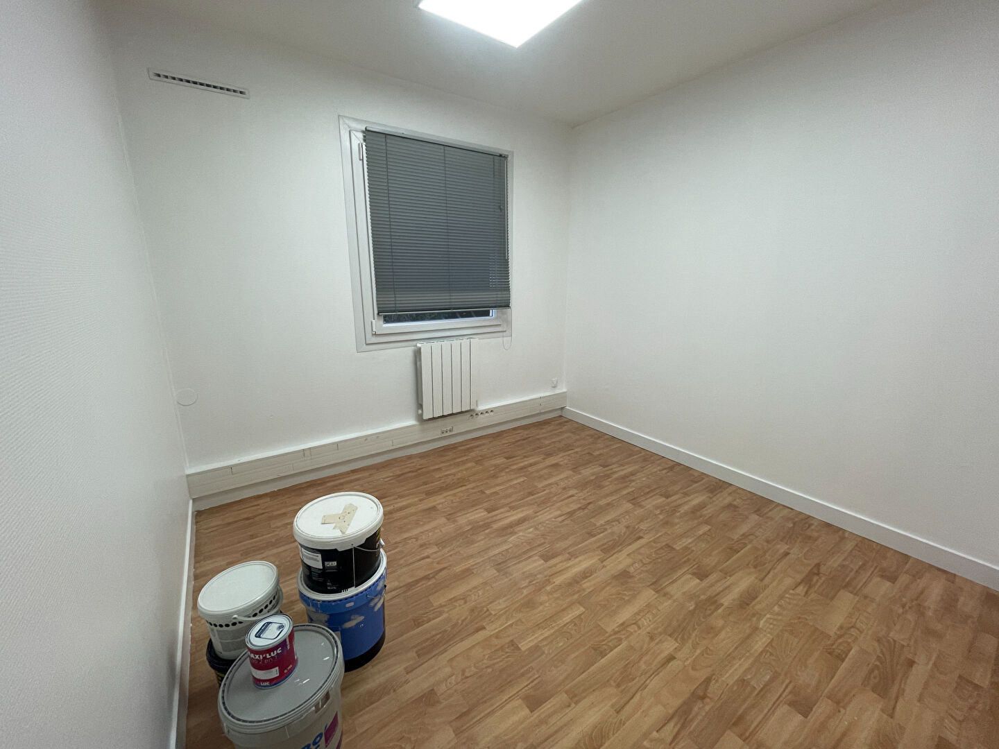 Photo A LOUER: BUREAUX DE 10M2 - CAEN OUEST  image 2/2