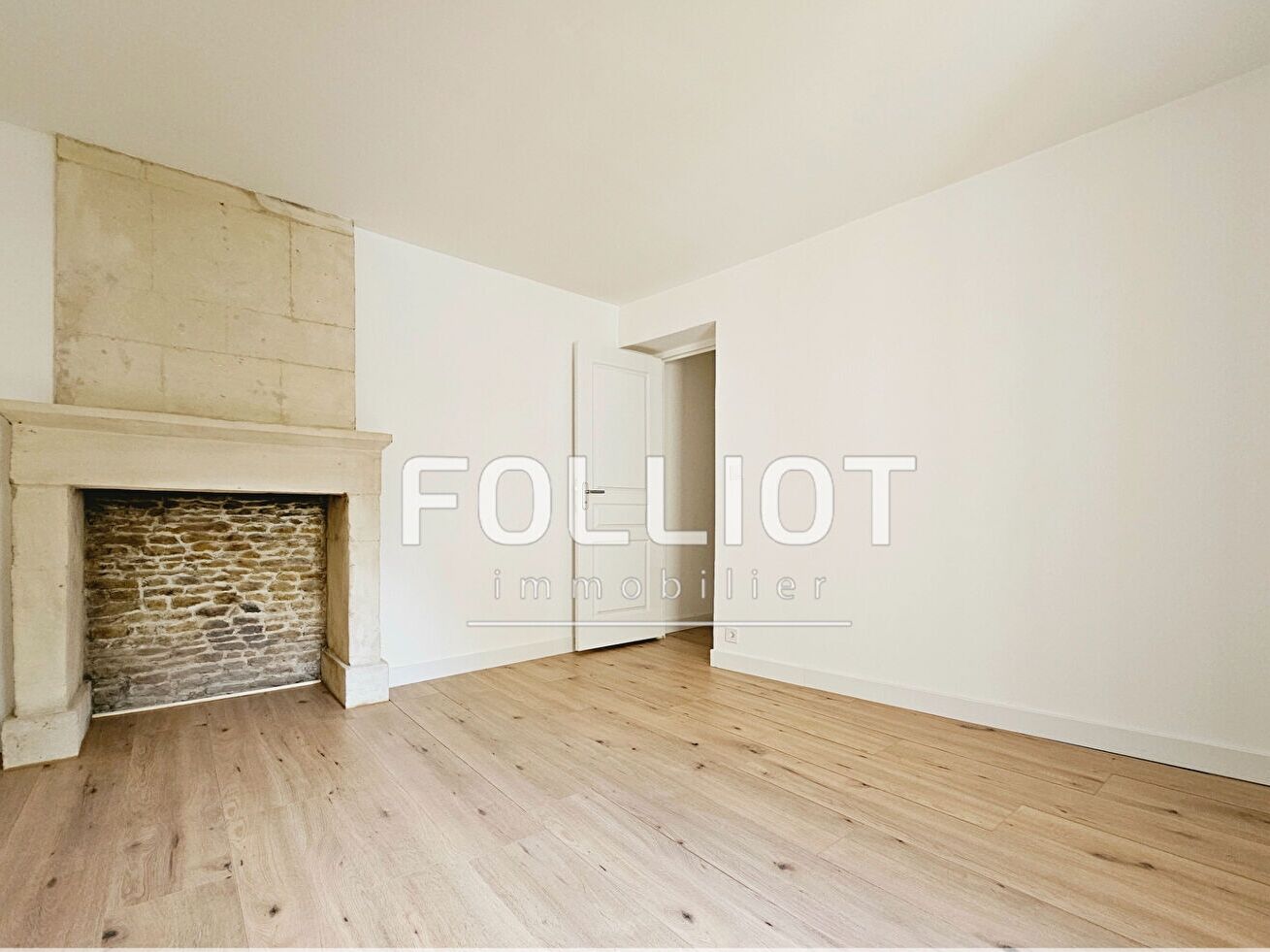 Photo Douvres maison en pierre de trois pièces, deux chambres. image 4/6