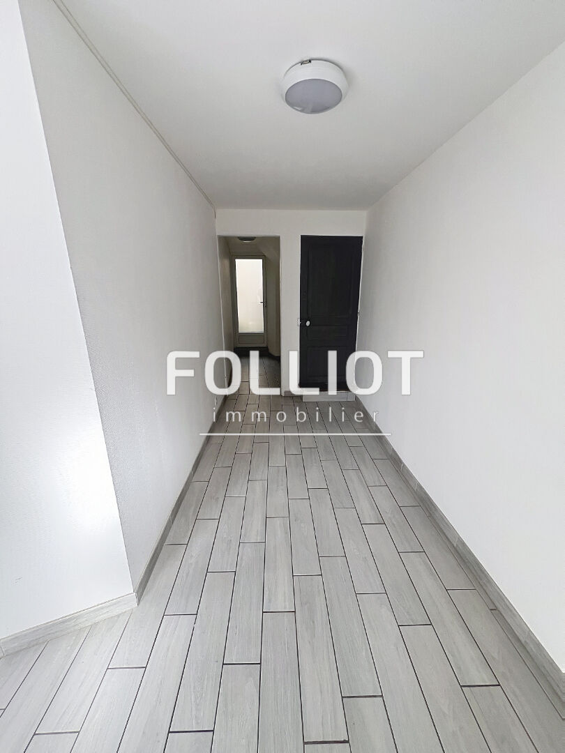Photo Immeuble Coutances 120 m2  A VENDRE 1155  de revenus locatifs mensuels belle rentabilité image 3/6