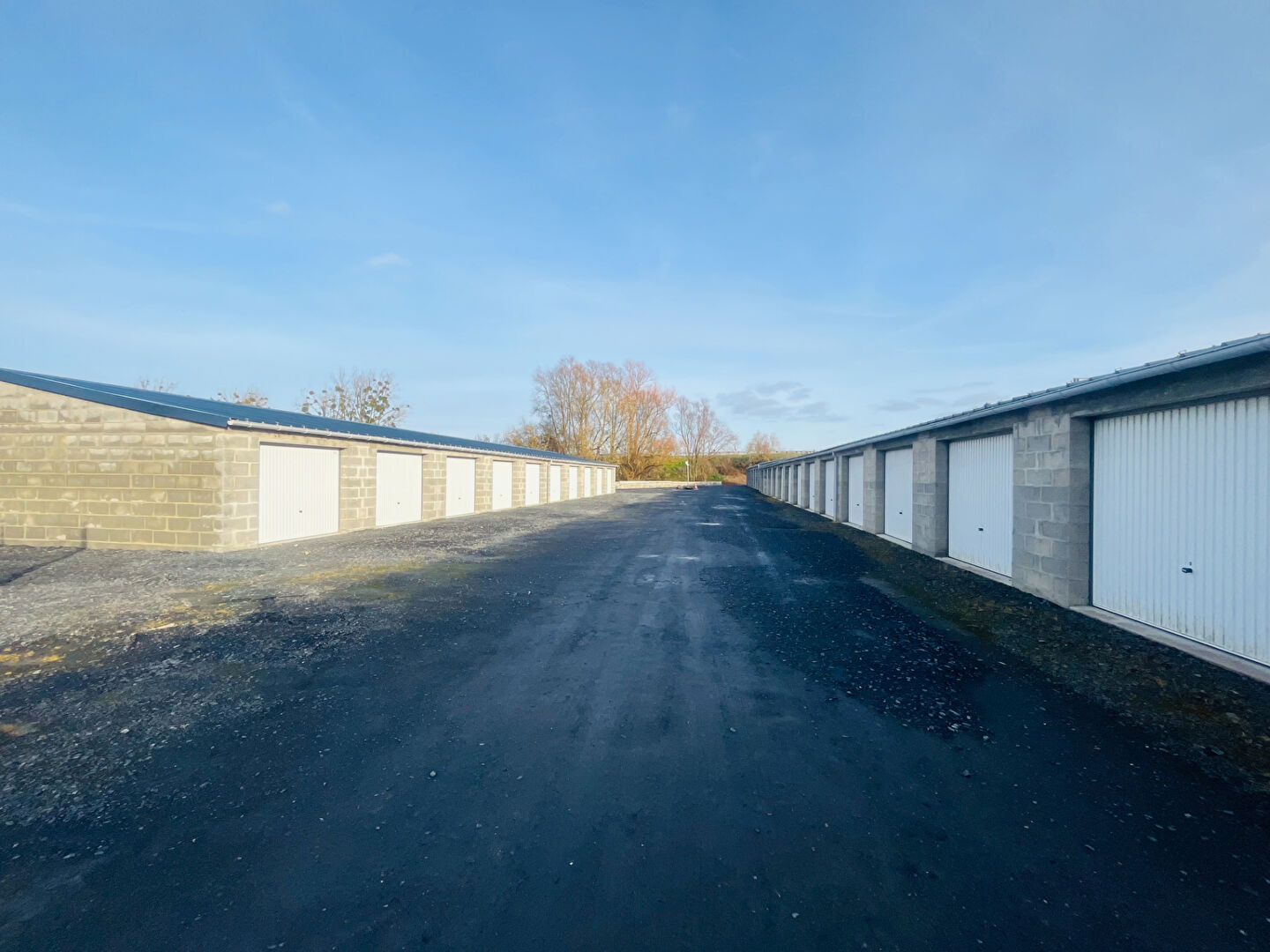 Photo Parking / box 14330 Sainte Marguerite d'Elle 16.50 m2 image 5/5