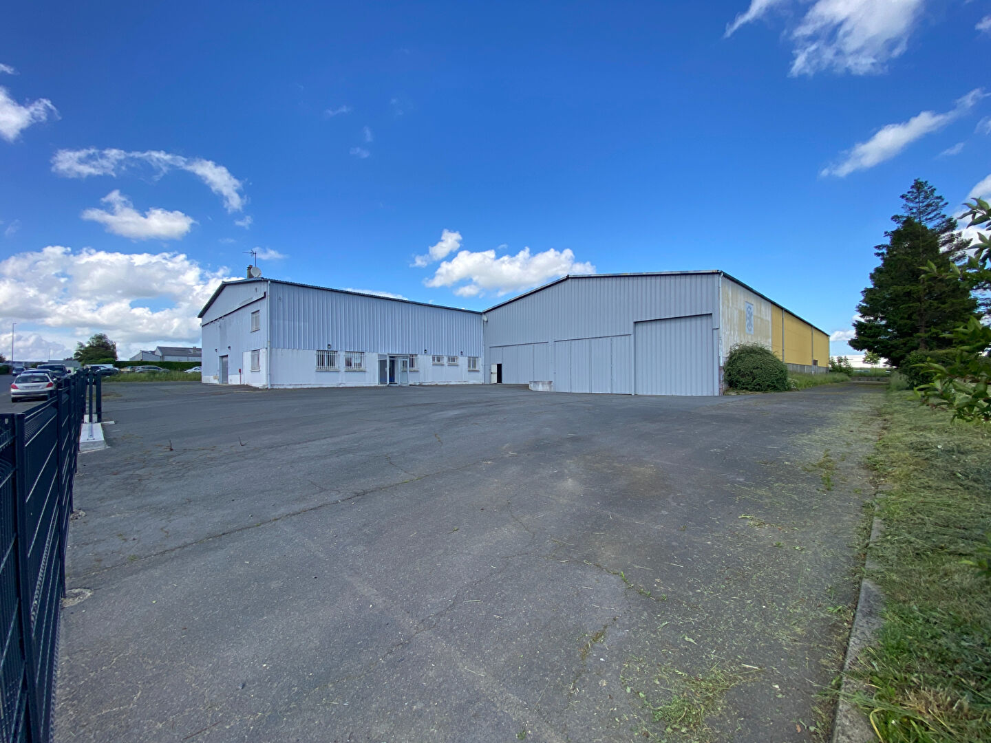 Photo Entrepôt / local industriel Saint Lo 3125m2 image 2/6