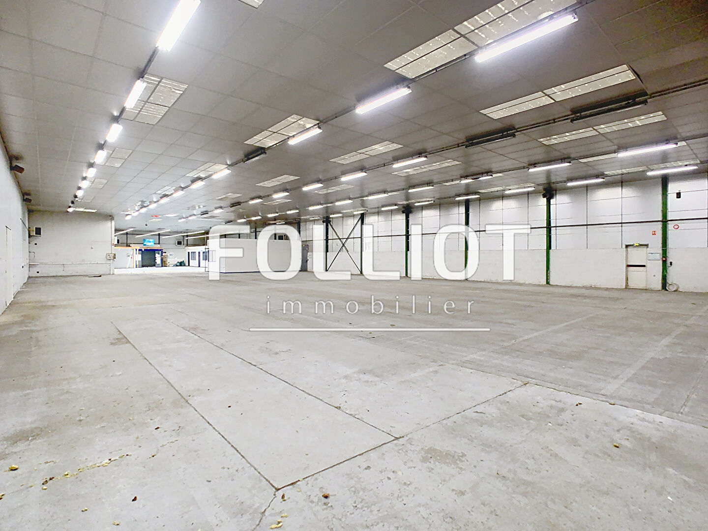 Photo Entrepôt / local industriel Saint Lo 3125m2 image 3/6