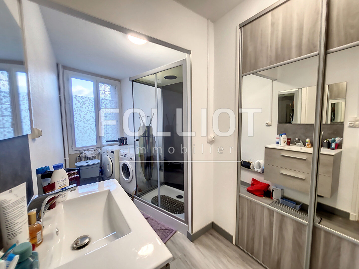 Photo A LOUER - CENTRE VILLE DE VIRE NORMANDIE -  GRAND T2 de 68,99 m² EN PARFAIT ÉTAT image 2/4