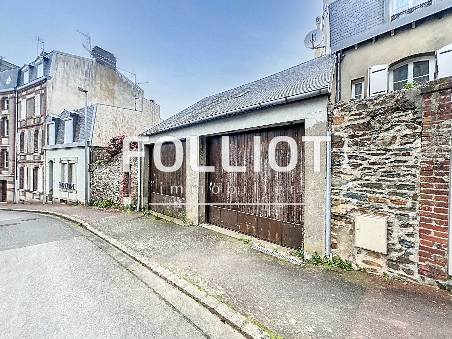 Photo À vendre : Garage avec grenier, centre de Granville ! Rare à la vente ! image 2/4