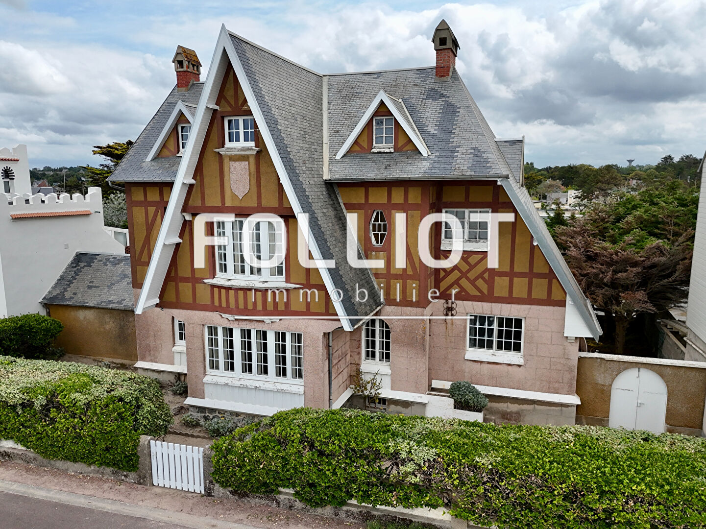 Agence immobilière de CABINET FOLLIOT - AGON-COUTAINVILLE