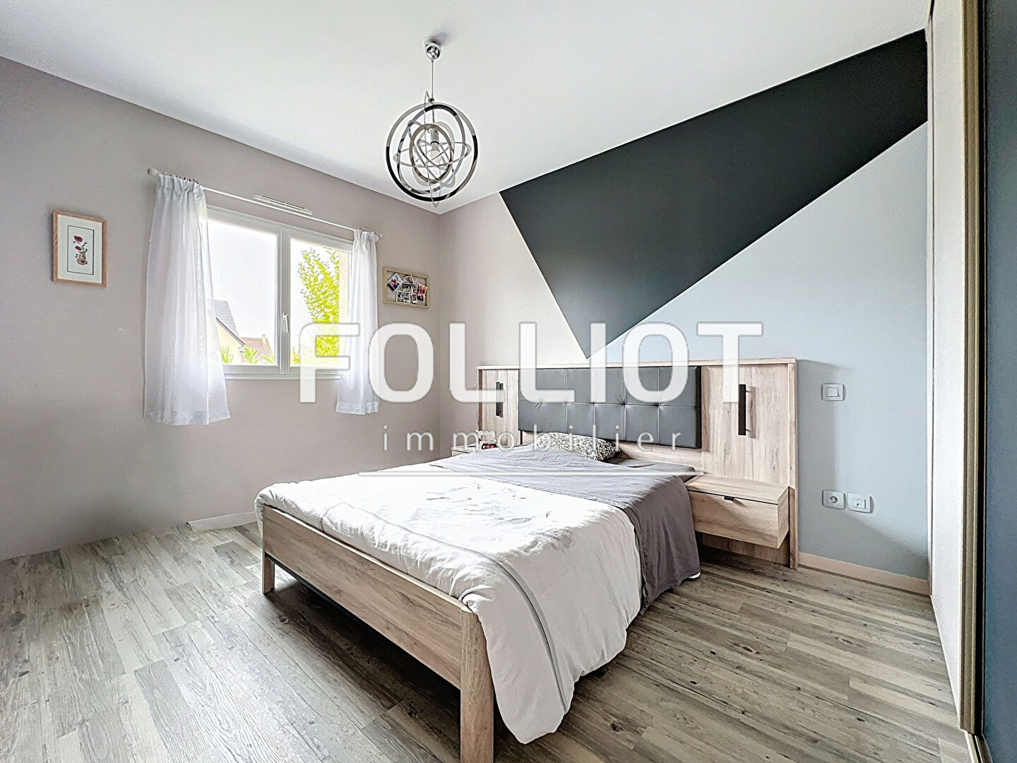 Photo A VENDRE - Maison familiale 5 chambres de 155 m² avec grand jardin clos à Saint-Martin-de-Fontenay image 6/6