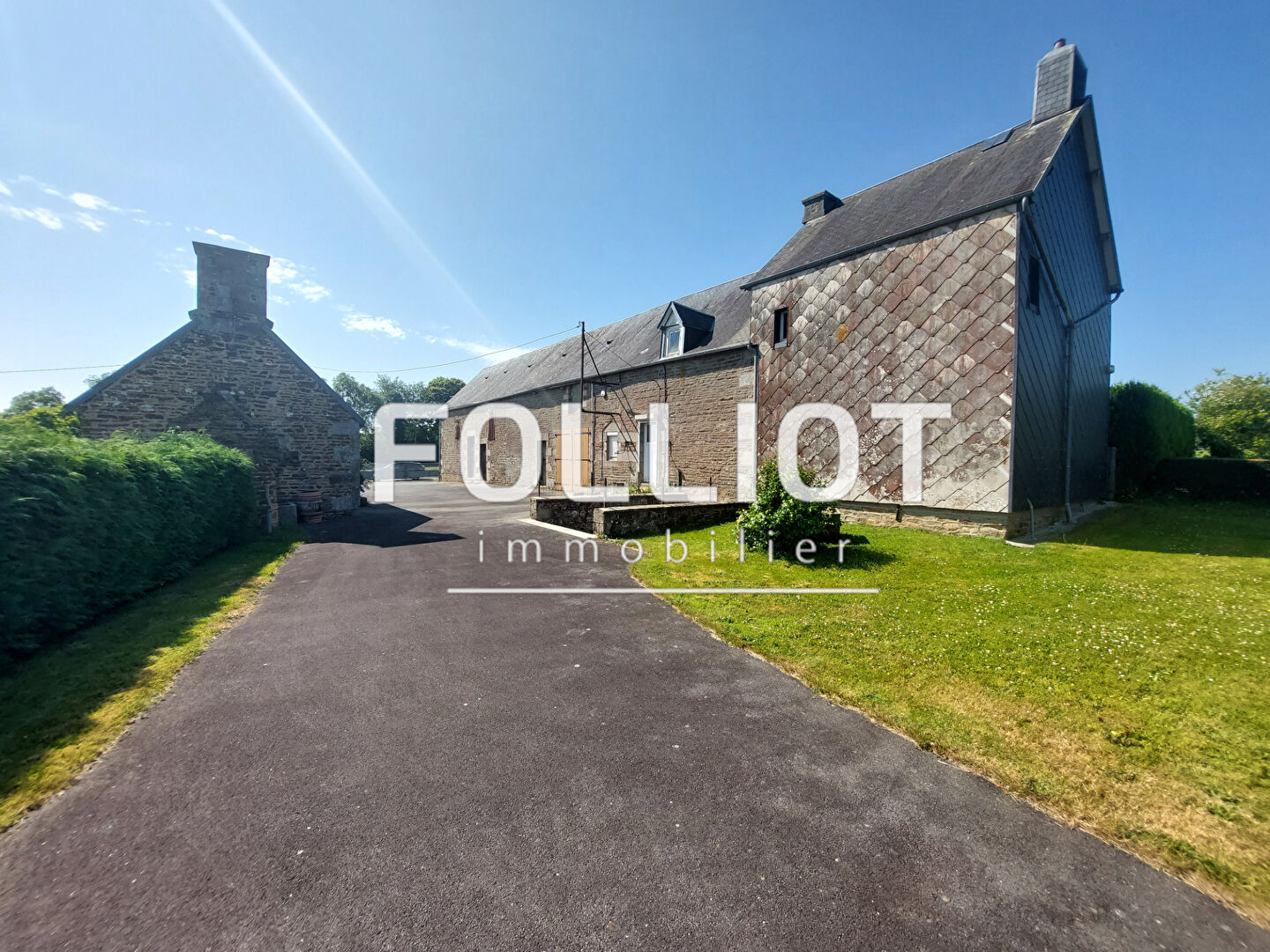 A vendre Maison et dépendances