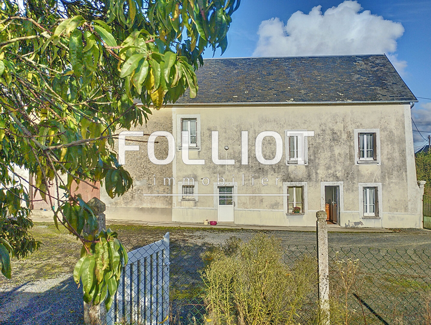 A VENDRE ANCIEN CORPS DE FERME  50570 15MN SAINT LO ET COUTANCES  50210