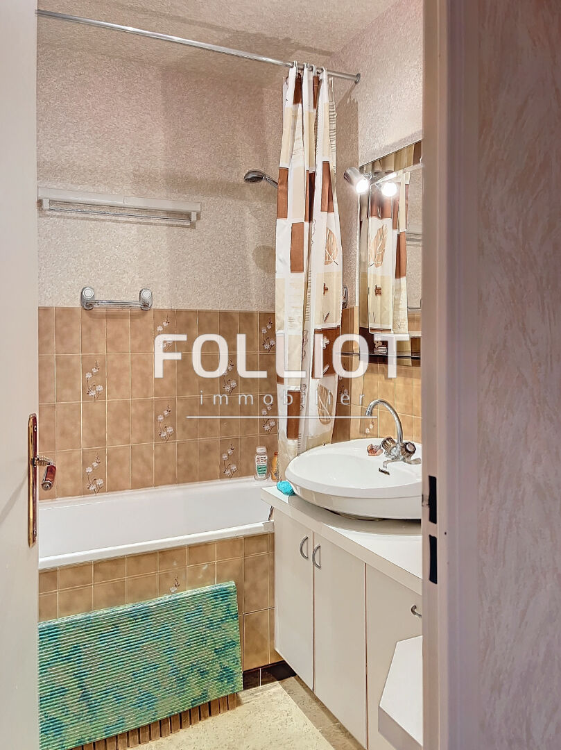 Photo 2 PIÈCES & GARAGE image 5/6