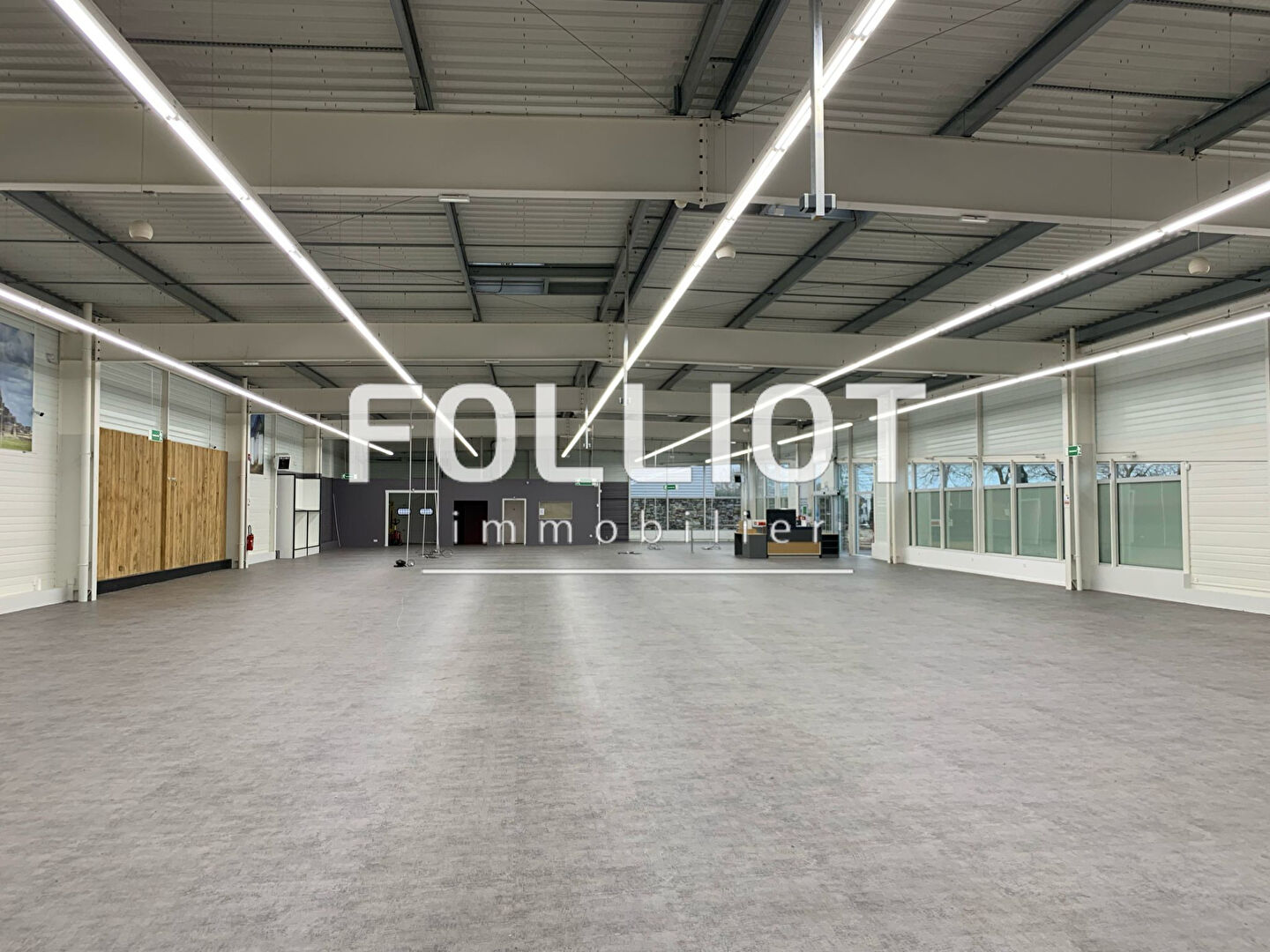 Photo Batiment / Local commercial Coutances 1000 m2 image 2/6