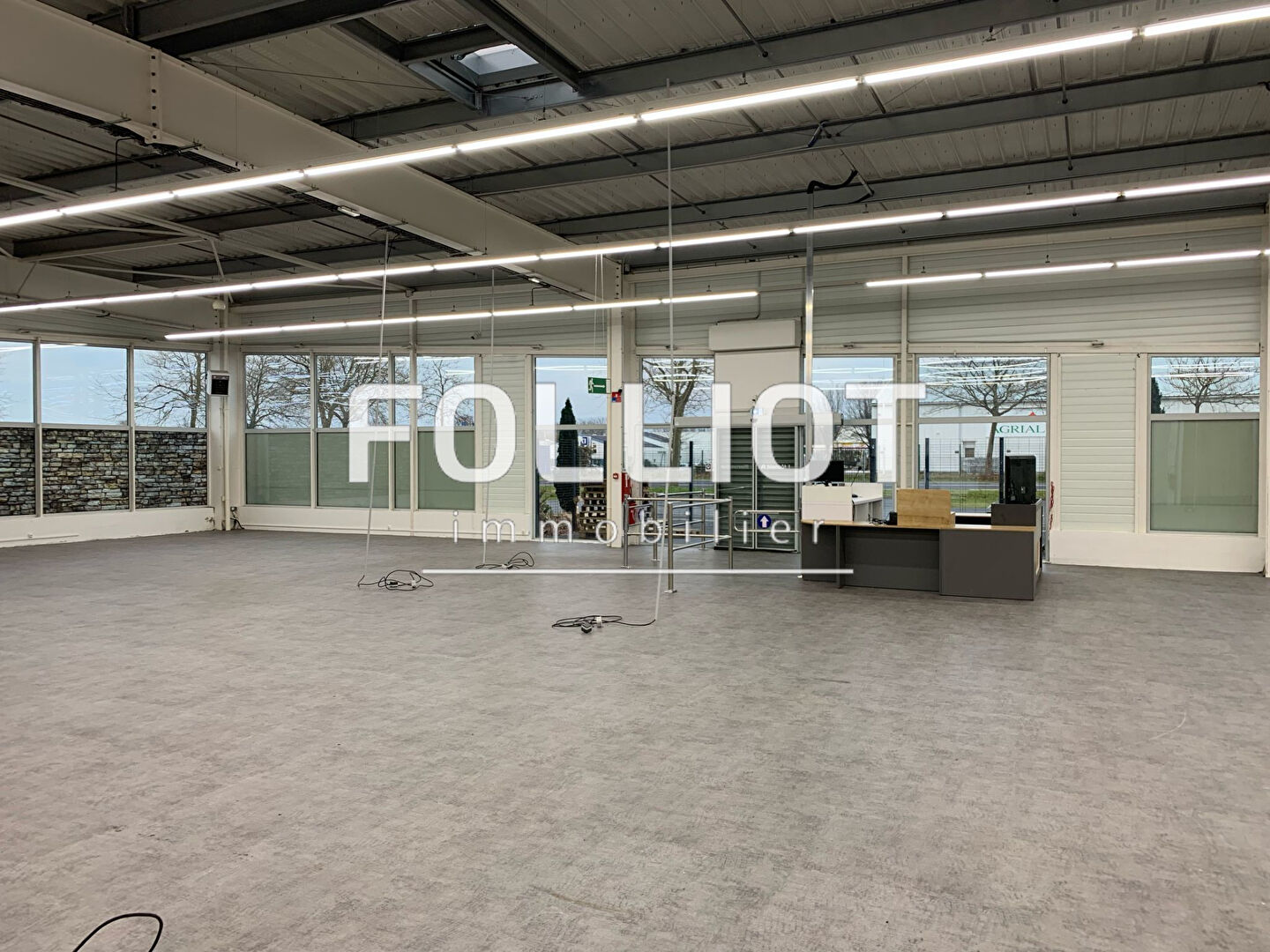 Photo Batiment / Local commercial Coutances 1000 m2 image 3/6