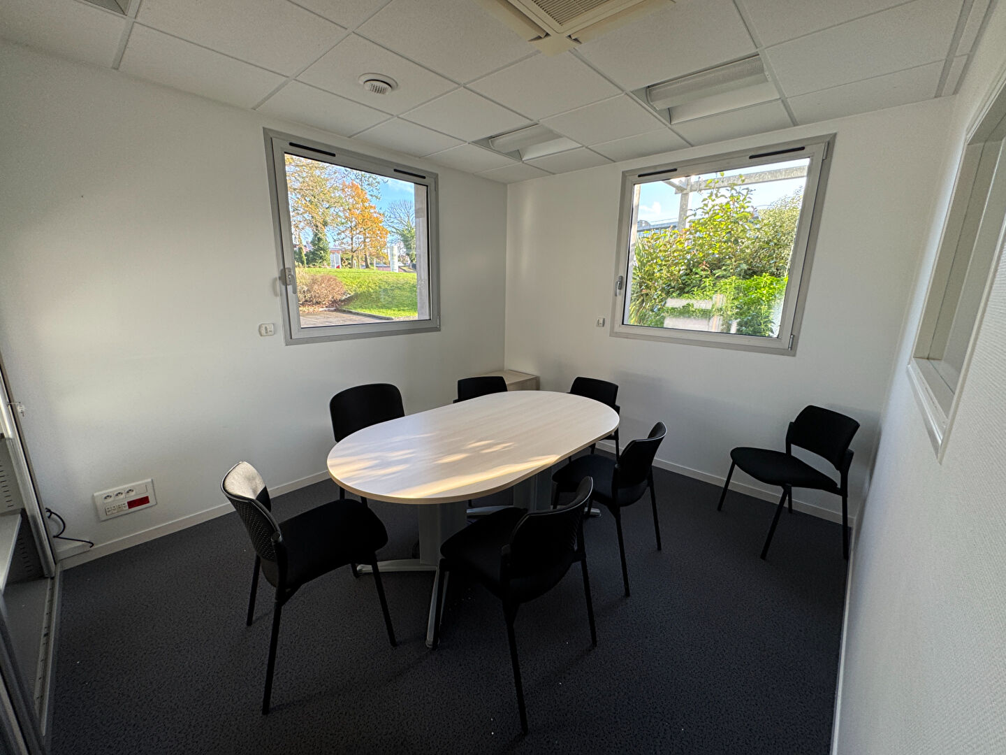 Photo A louer à Saint-Lô, Bureaux 100 m² + Parking image 4/6