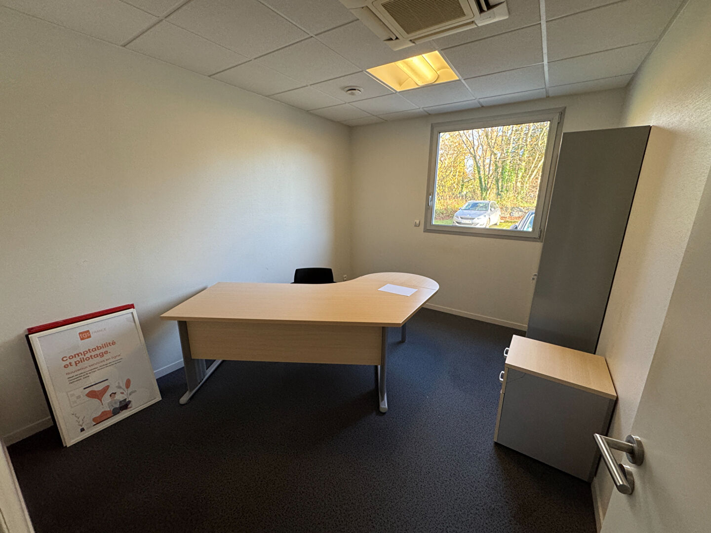 Photo A louer à Saint-Lô, Bureaux 100 m² + Parking image 5/6