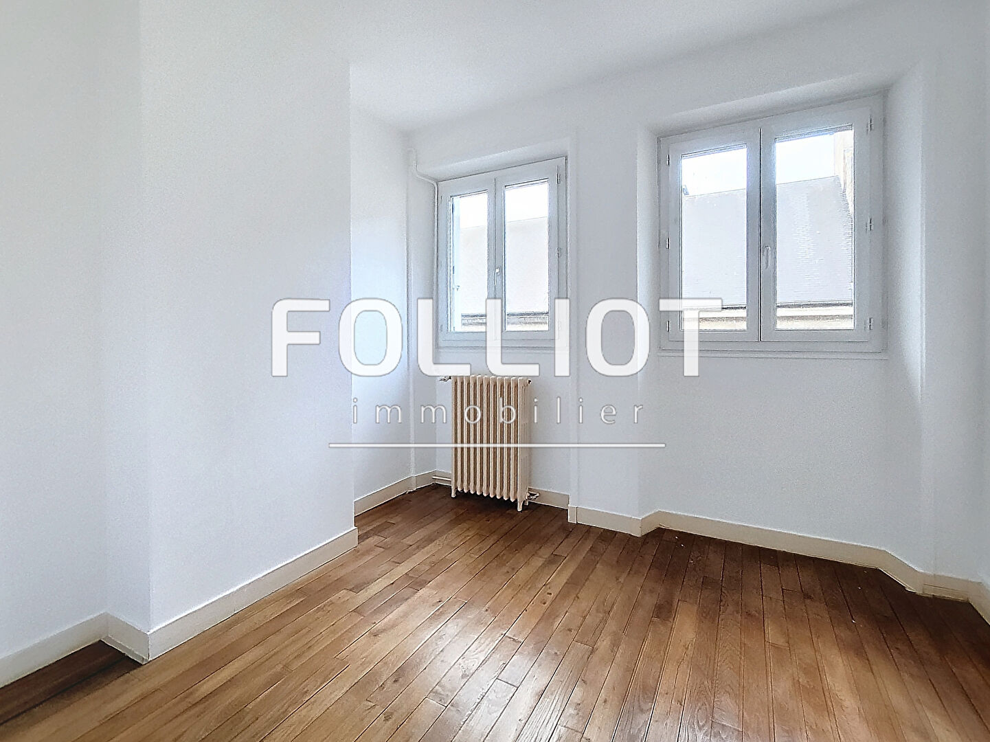 Photo A LOUER - CENTRE VILLE  - BEAU T3 DE 86.10 m2 TRES LUMINEUX SITUÉ AU 2EME ETAGE image 4/6