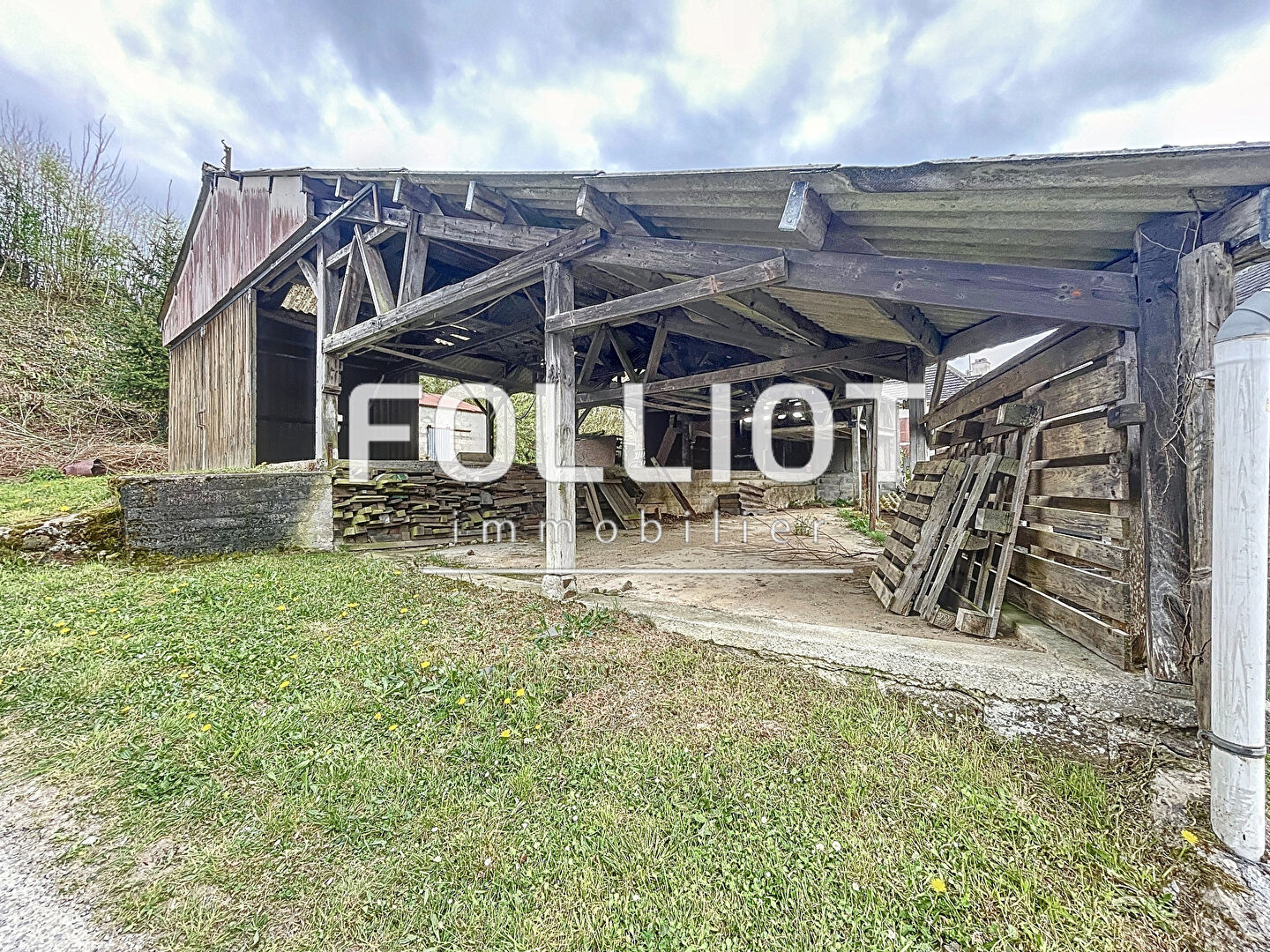Photo A VENDRE Bâtiment et une maison à rénovée image 2/6