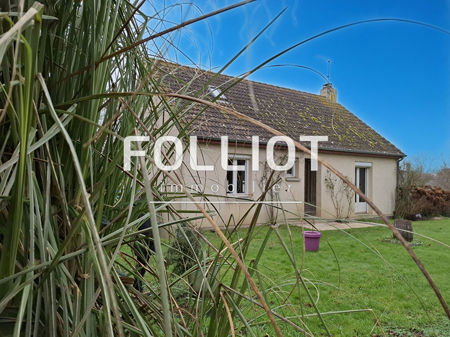 A VENDRE 50660 QUETTREVILLE SUR SIENNE MAISON DE 103M2, TROIS CHAMBRES AVEC VIE DE PLAIN-PIED.