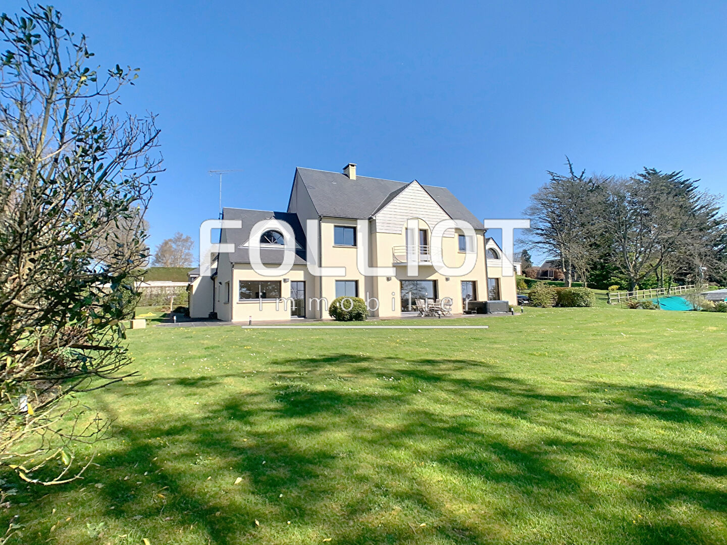 A VENDRE Maison avec vue Saint-lo 300 m2