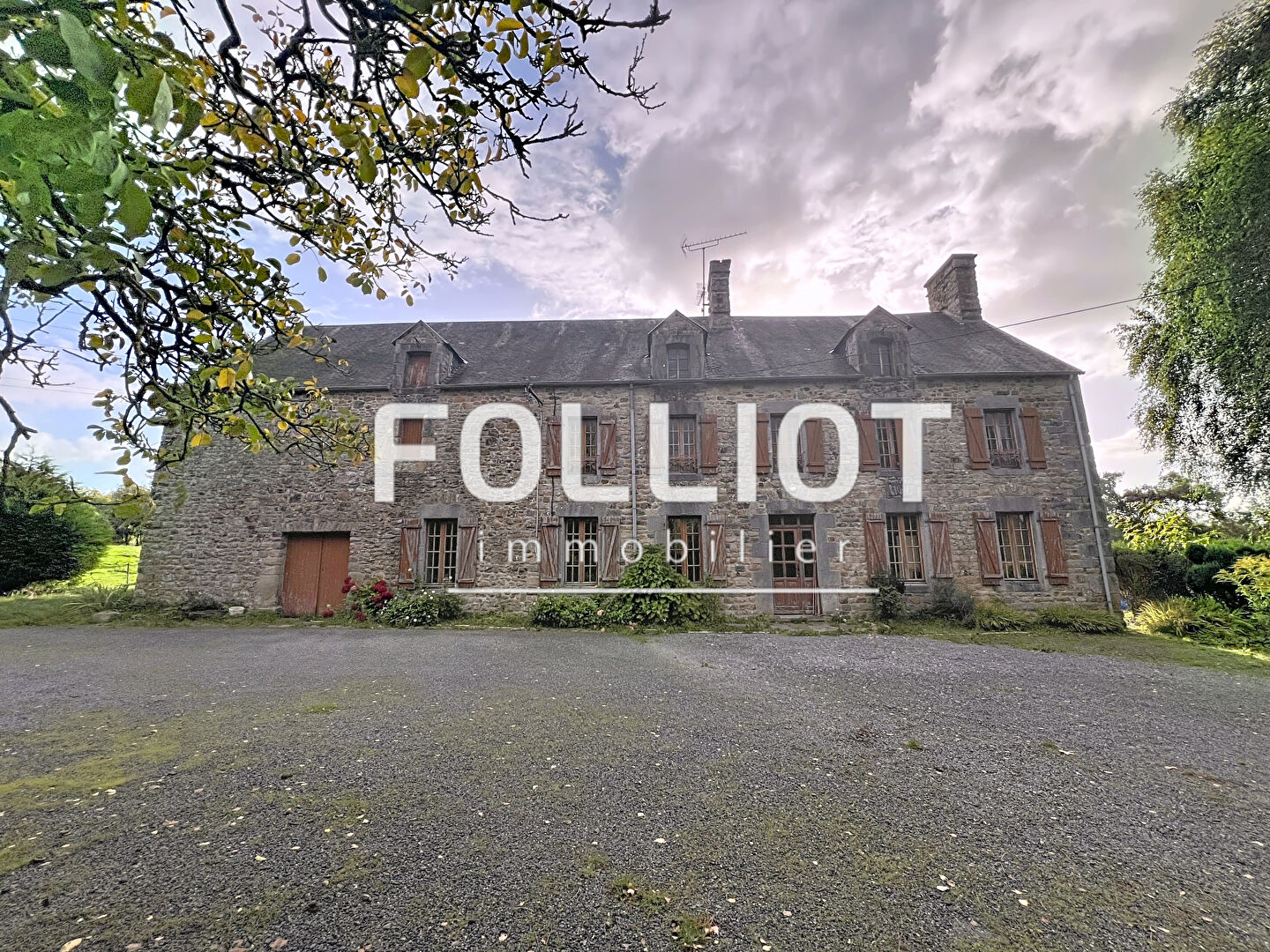 Photo Propriété de caractère 4 hectares attenants RARE A LA VENTE SAUSSEY 50200 image 1/6