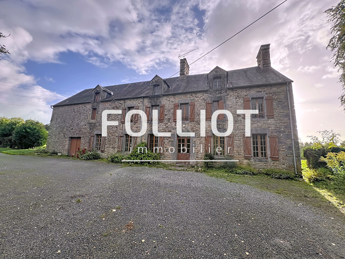 Photo Propriété de caractère 4 hectares attenants RARE A LA VENTE SAUSSEY 50200 image 3/6
