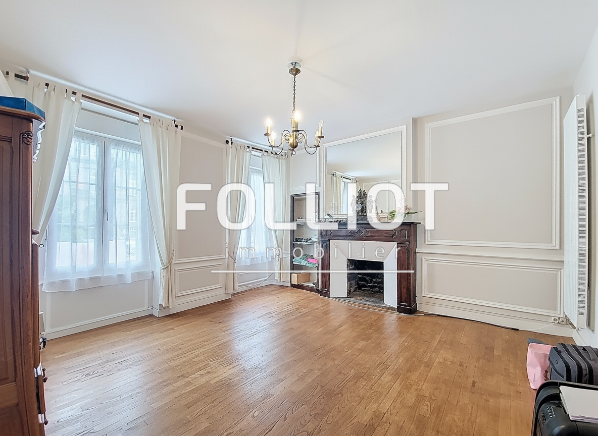 Photo A VENDRE Immeuble commercial avec logement Avranches centre image 2/6